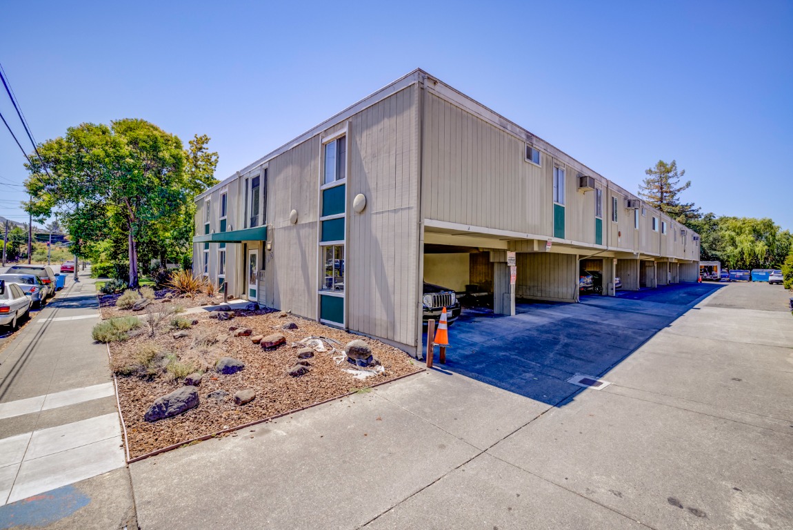 Schedule a Showing 475 S E St, Santa Rosa, CA 95404 Unit 4 Ziprent