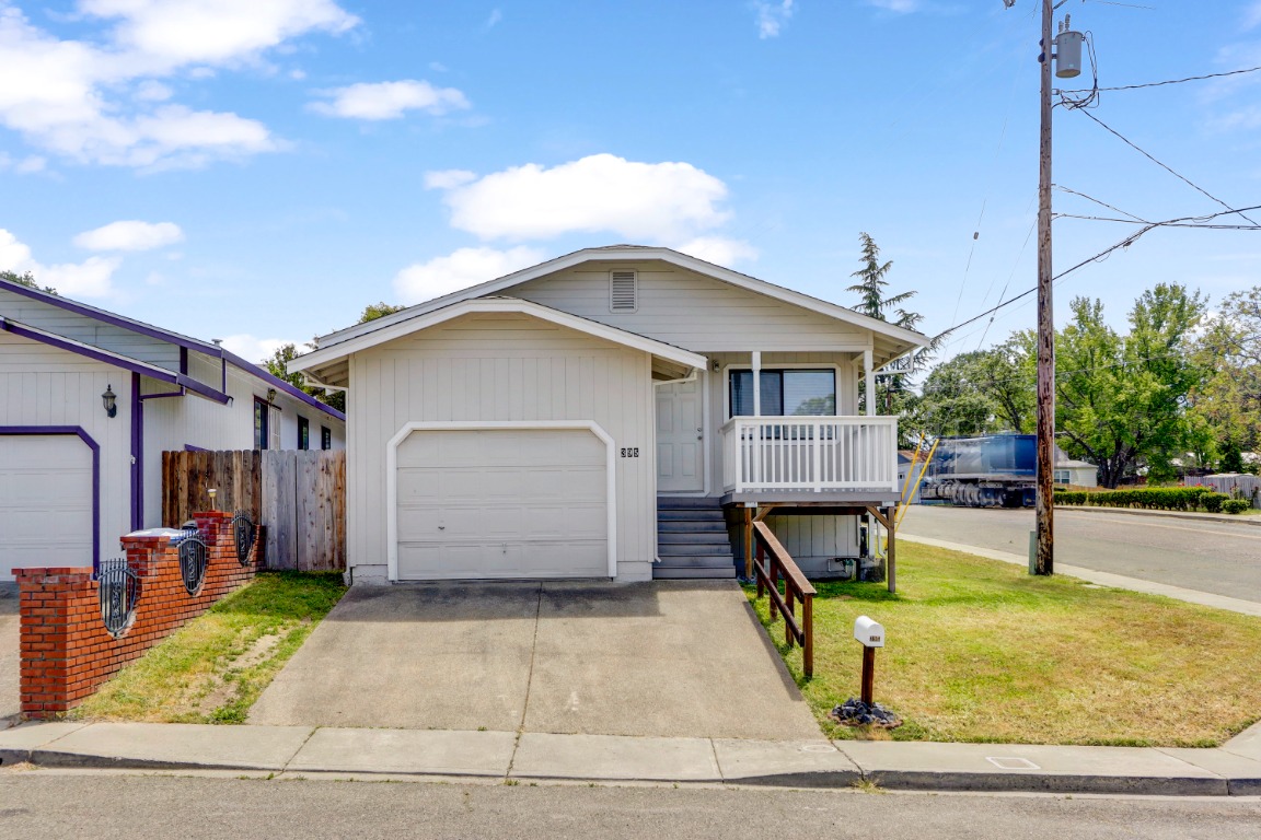 Schedule a Showing 395 15th St, Lakeport, CA 95453 Ziprent